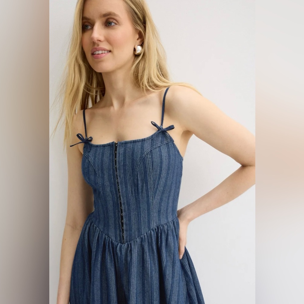 Moon River Strap Bow Detail Denim Midi Dress - Picture 4 of 15